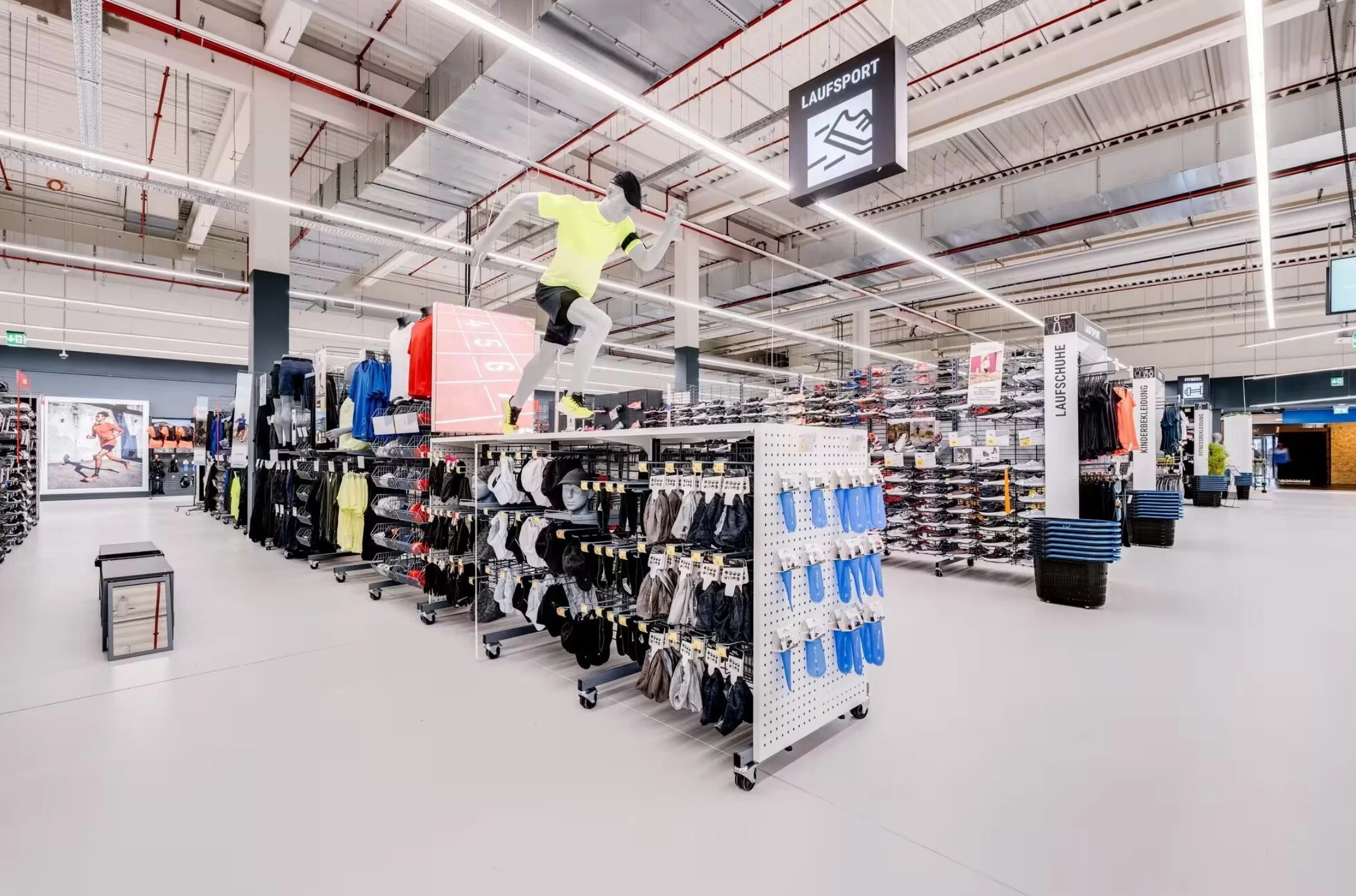 패션산업을 보는 눈, 패션인사이트 <데카트론, 독일 시장에 집중>